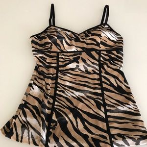 Kimmy’s Bundle 2 tops Black and Animal Print
